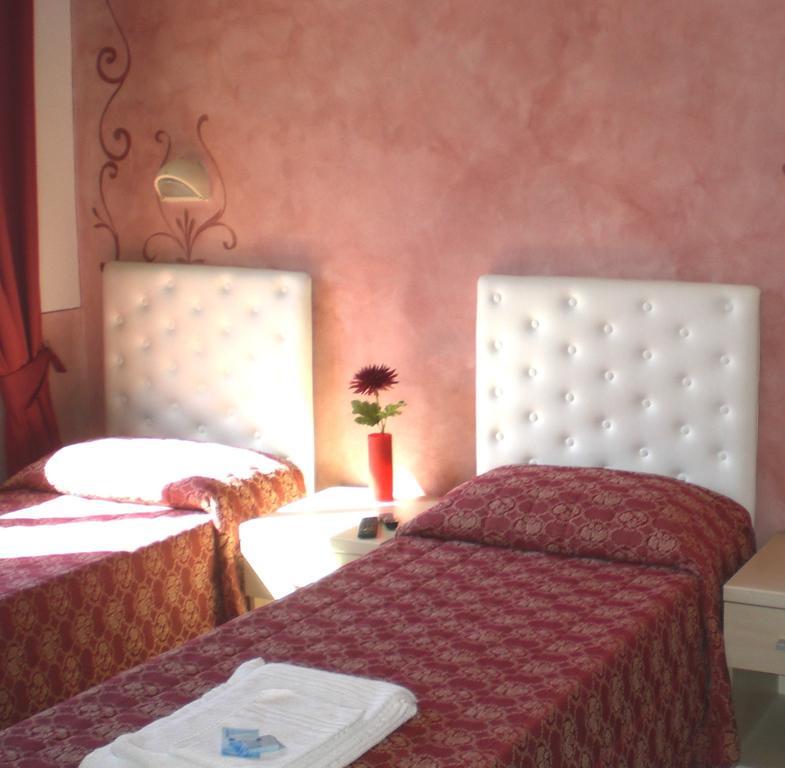 Hotel Romagna Cesena Habitación foto